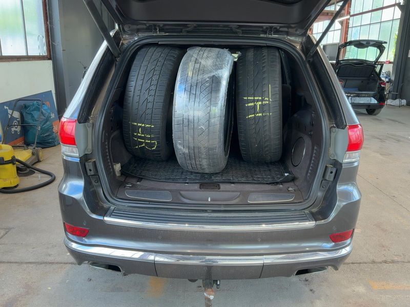 Jeep Grand Cherokee 3.0 CRD Summit 2014 – снимка 16