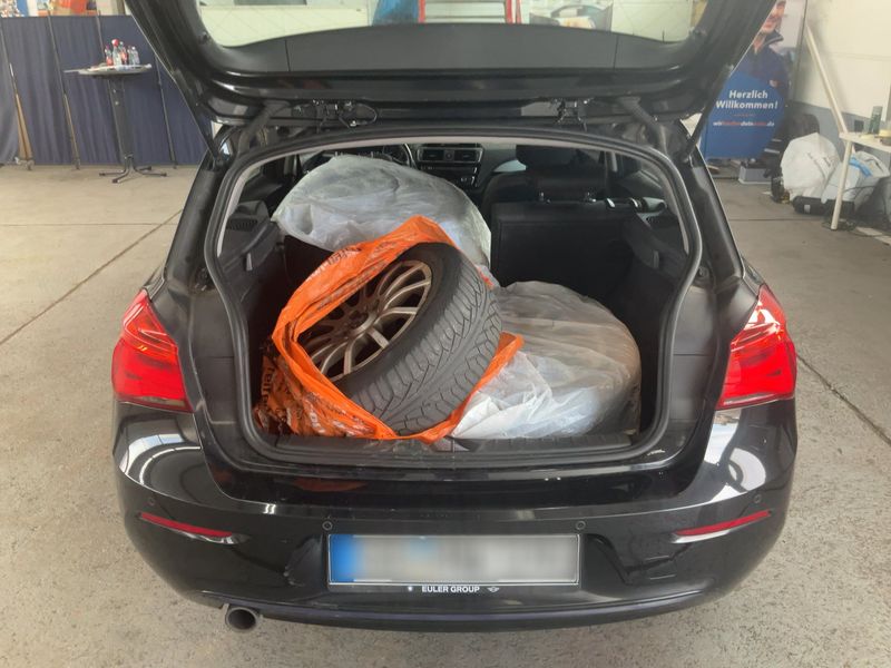BMW 1er 118d Sport Line 2016 – снимка 16