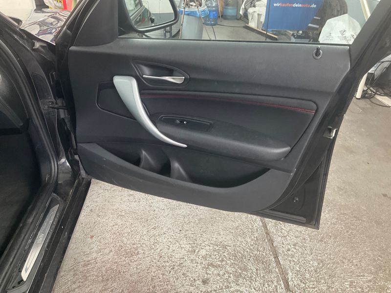 BMW 1er 118d Sport Line 2016 – снимка 30