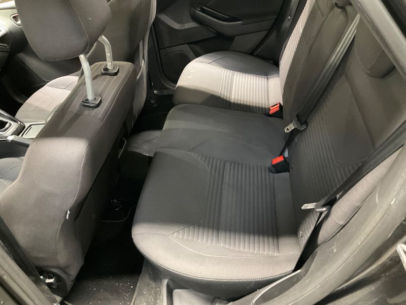 Ford Focus 1.0 EcoBoost Titanium 2018 – снимка 25