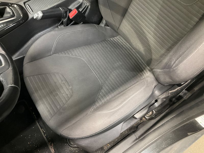 Ford Focus 1.0 EcoBoost Titanium 2018 – снимка 28