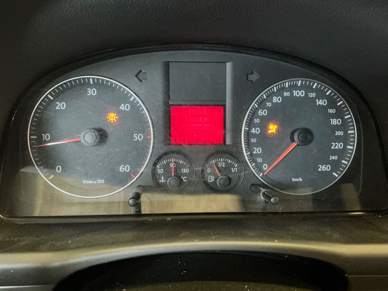 Volkswagen Touran 1.9 TDI Trendline 2009 – снимка 4