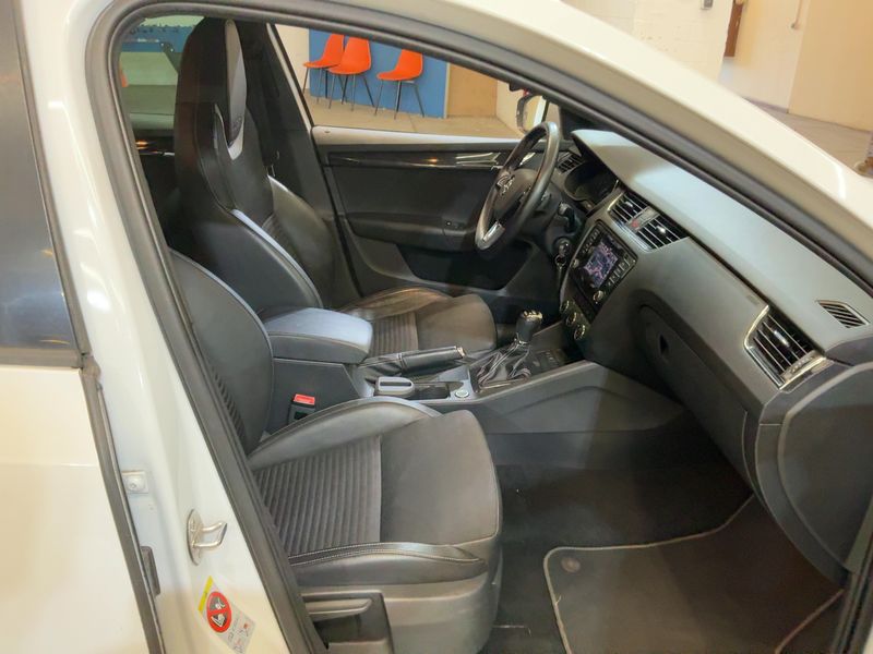 Skoda Octavia 2.0 TDI RS 2014 – снимка 17