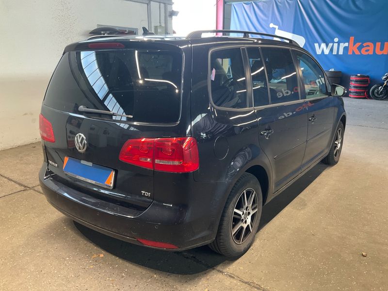 Volkswagen Touran 1.6 TDI Comfortline 2011 – снимка 2