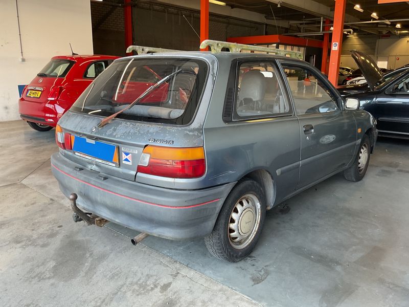 Toyota Starlet 1.3 XLi 1993 – снимка 2