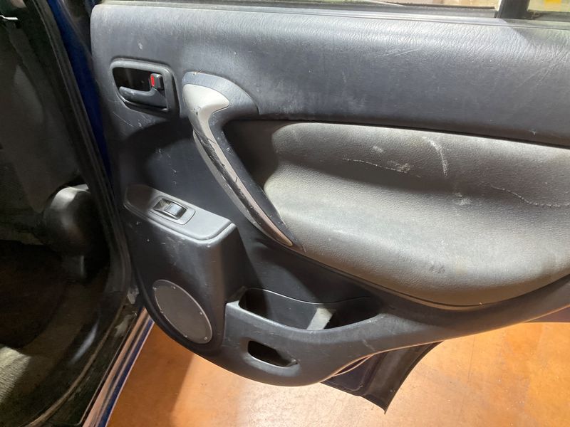 Toyota RAV 4 2.0 D-4D 4x4 2005 – снимка 25