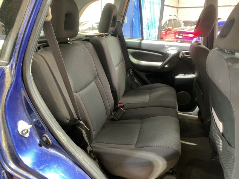 Toyota RAV 4 2.0 D-4D 4x4 2005 – снимка 19