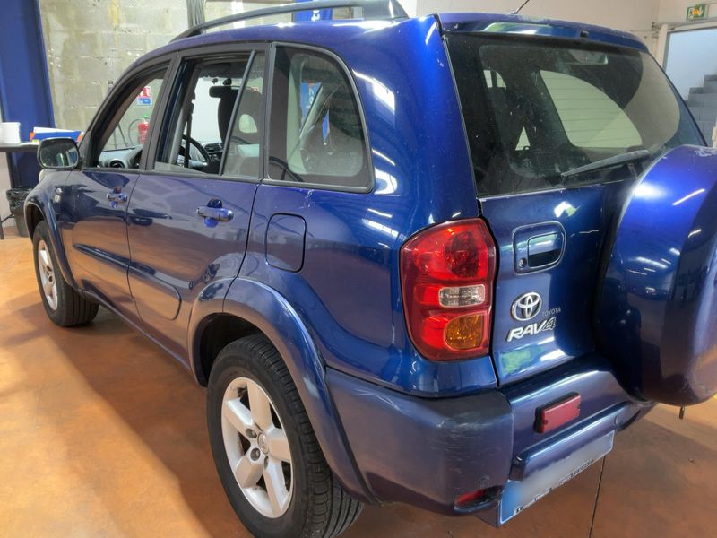 Toyota RAV 4 2.0 D-4D 4x4 2005 – снимка 6
