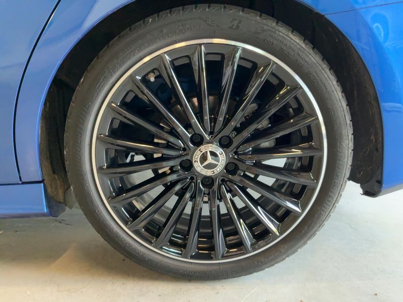 Mercedes-Benz A-Klasse Limousine A 200 d AMG Line 2024 – снимка 5