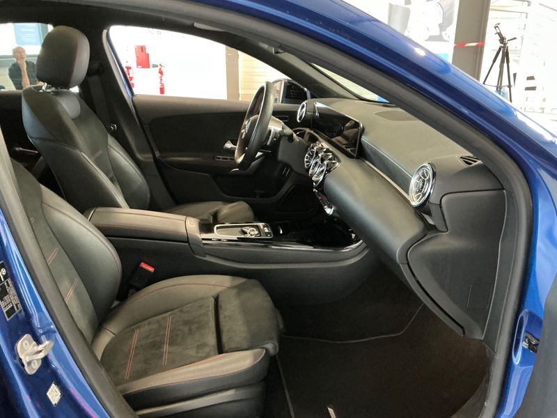 Mercedes-Benz A-Klasse Limousine A 200 d AMG Line 2024 – снимка 16