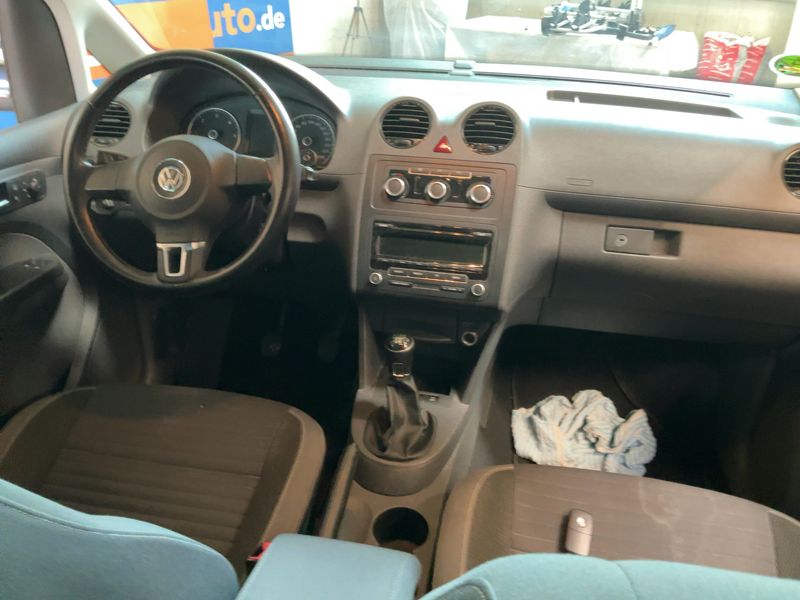 Volkswagen Caddy 1.6 TDI Team 2014 – снимка 18