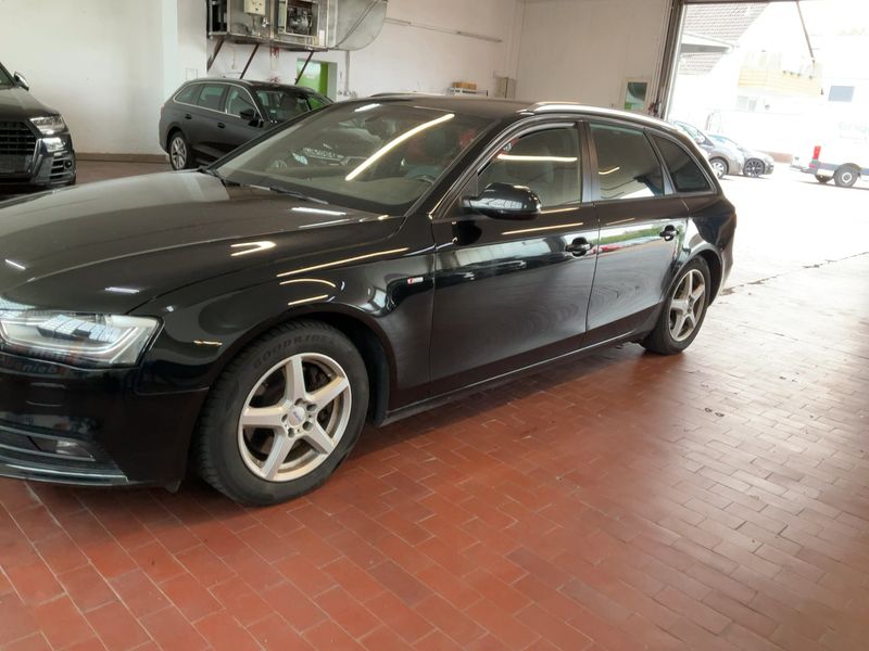 Audi A4 2.0 TDI quattro S line Sportpaket plus 2015 – снимка 2