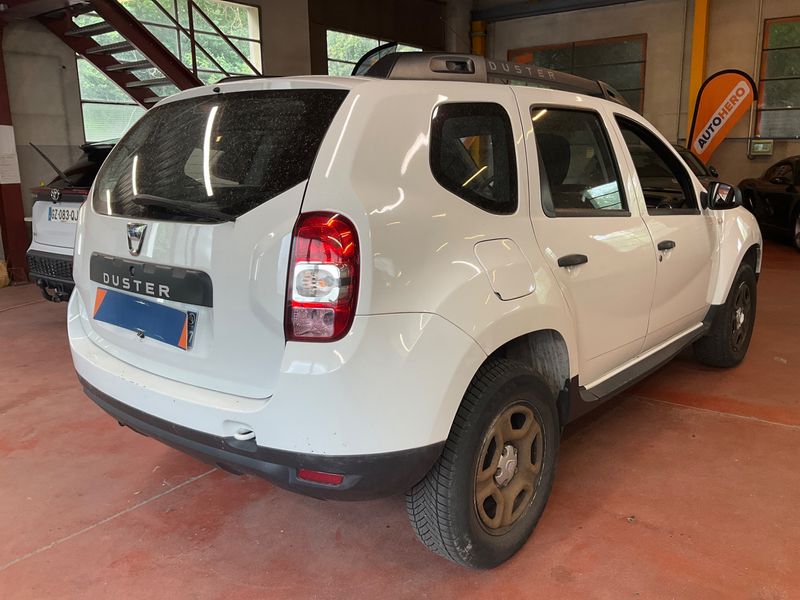 Dacia Duster 1.2 TCe Silver Line 4x2 2016 – снимка 2