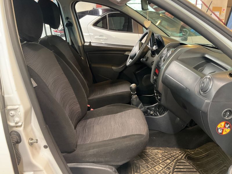Dacia Duster 1.2 TCe Silver Line 4x2 2016 – снимка 3
