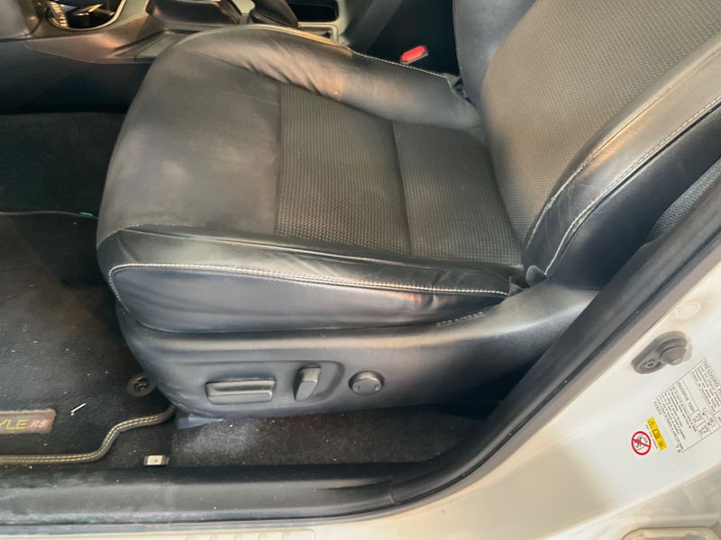 Toyota RAV 4 2.0 D-4D Style 2016 – снимка 21