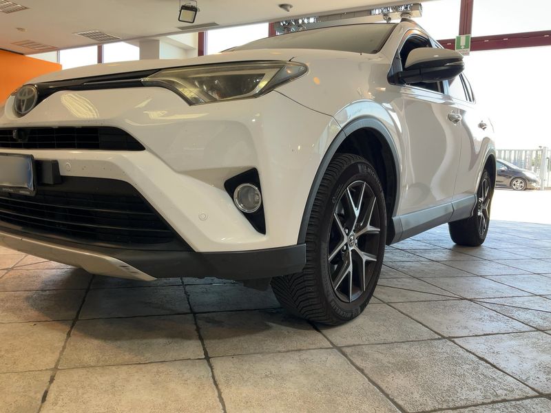 Toyota RAV 4 2.0 D-4D Style 2016 – снимка 2