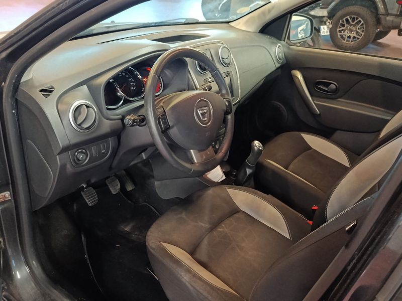 Dacia Sandero 1.5 dCi Stepway Prestige 2013 – снимка 3
