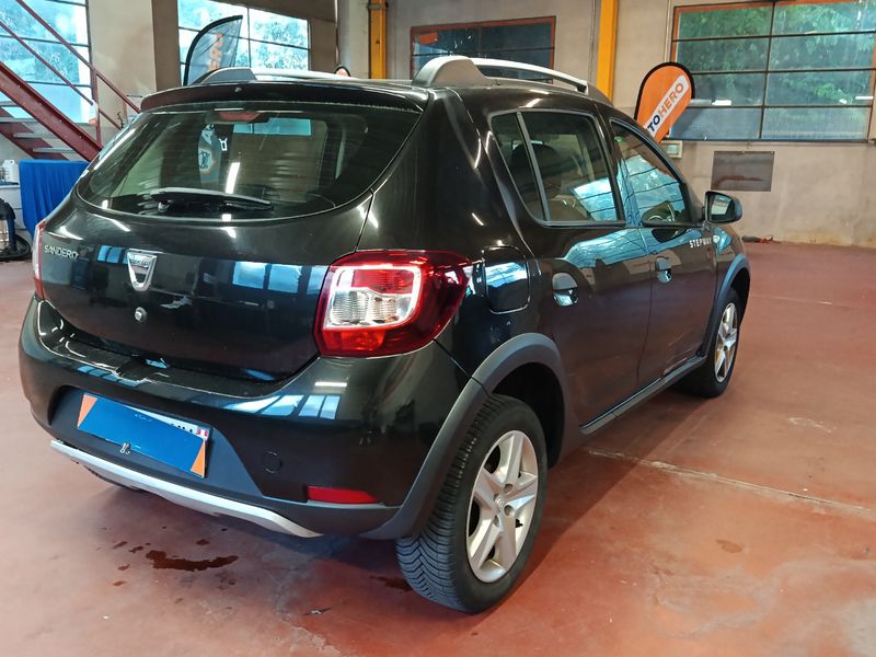 Dacia Sandero 1.5 dCi Stepway Prestige 2013 – снимка 2