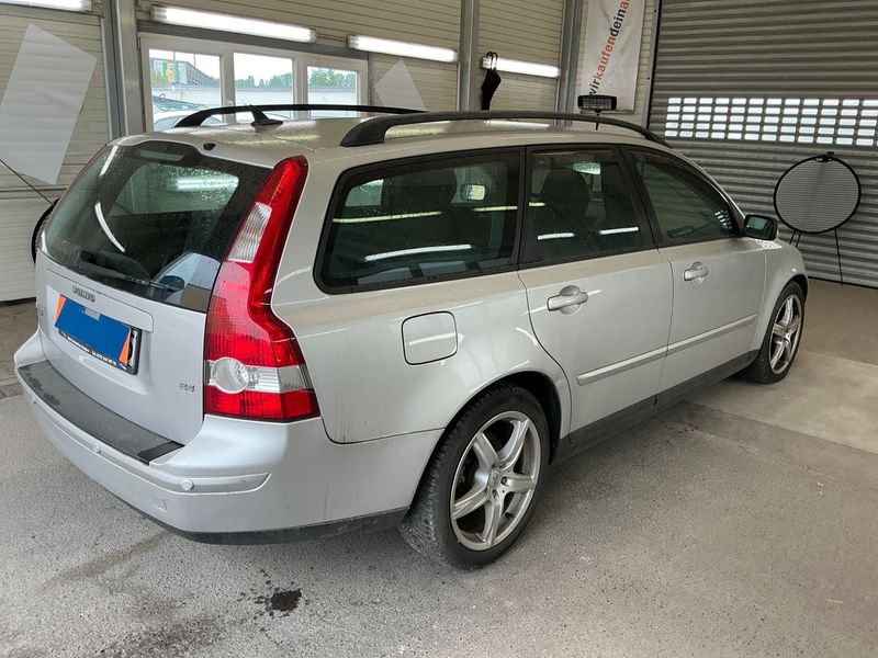 Volvo V50 2.4 Kinetic 2004 – снимка 2