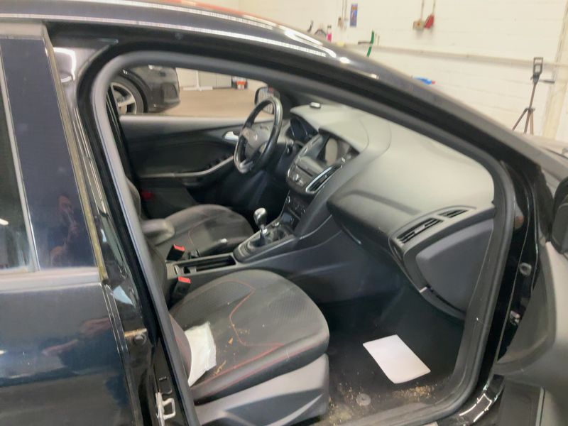 Ford Focus 1.0 EcoBoost ST-Line 2018 – снимка 16