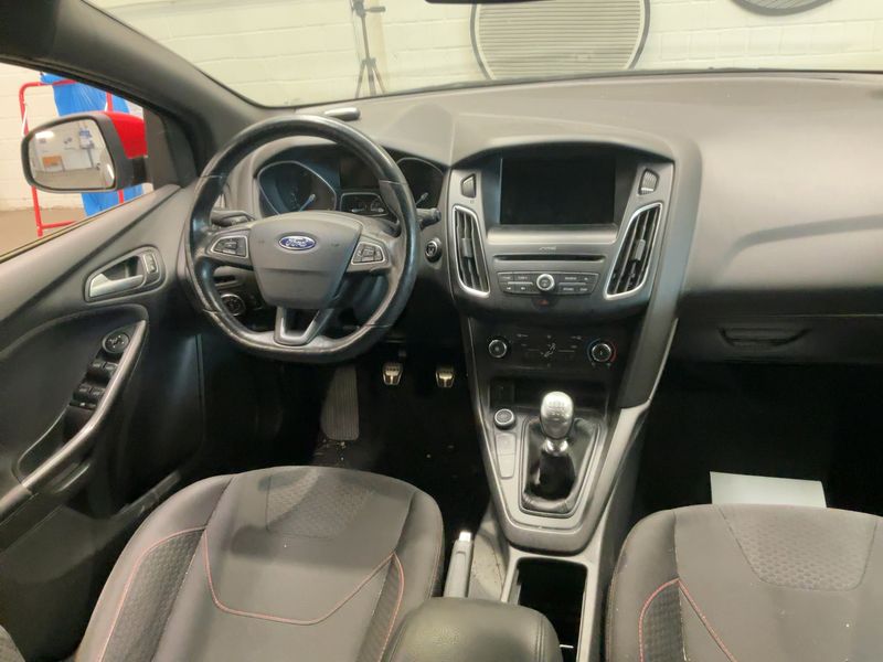 Ford Focus 1.0 EcoBoost ST-Line 2018 – снимка 17
