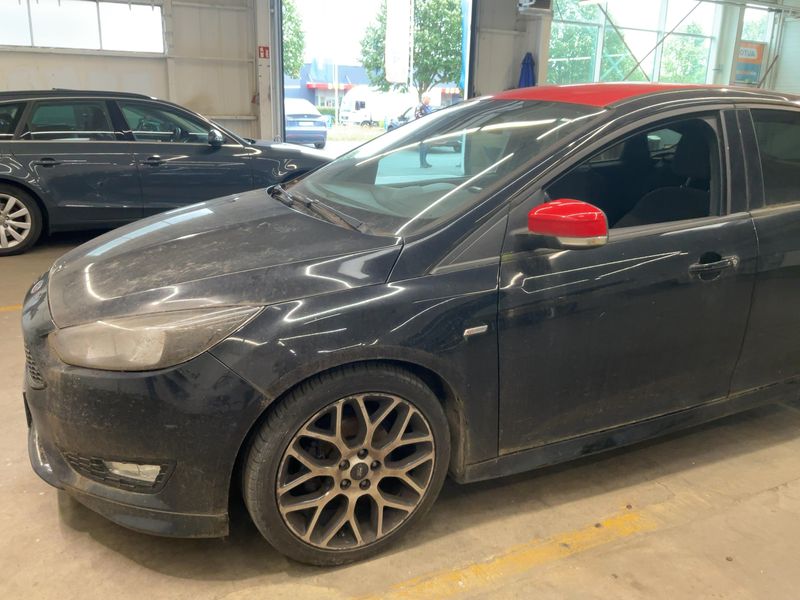 Ford Focus 1.0 EcoBoost ST-Line 2018 – снимка 2