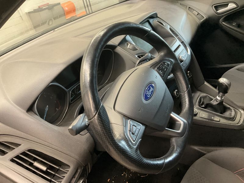 Ford Focus 1.0 EcoBoost ST-Line 2018 – снимка 22