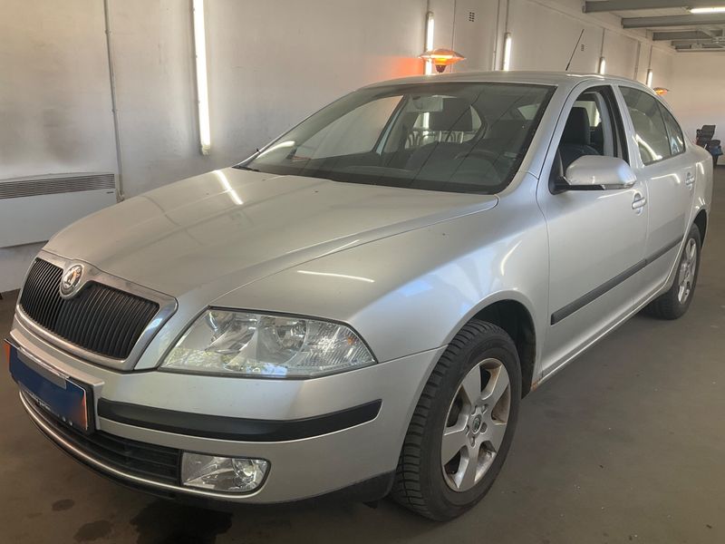 Skoda Octavia 1.6 FSI Ambiente 2005 – снимка 1