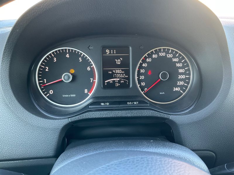 Volkswagen Polo 1.4 FSI Comfortline 2014 – снимка 19