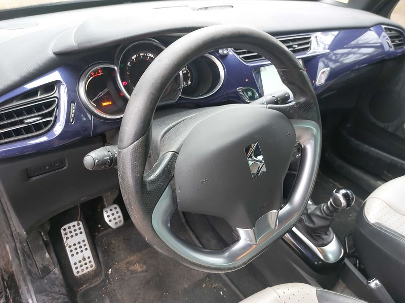 Citroen DS3 1.6 e-HDi SportChic 2014 – снимка 94