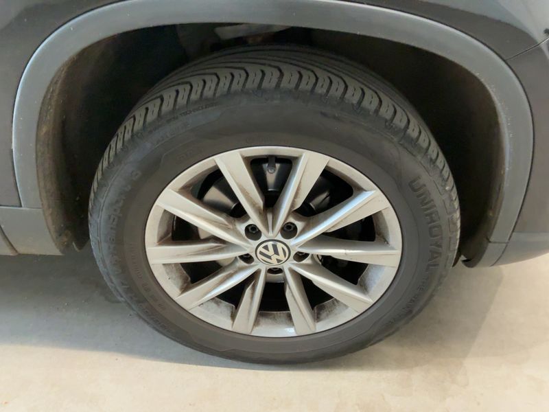 Volkswagen Tiguan 2.0 TSI Sport & Style 4Motion 2011 – снимка 11