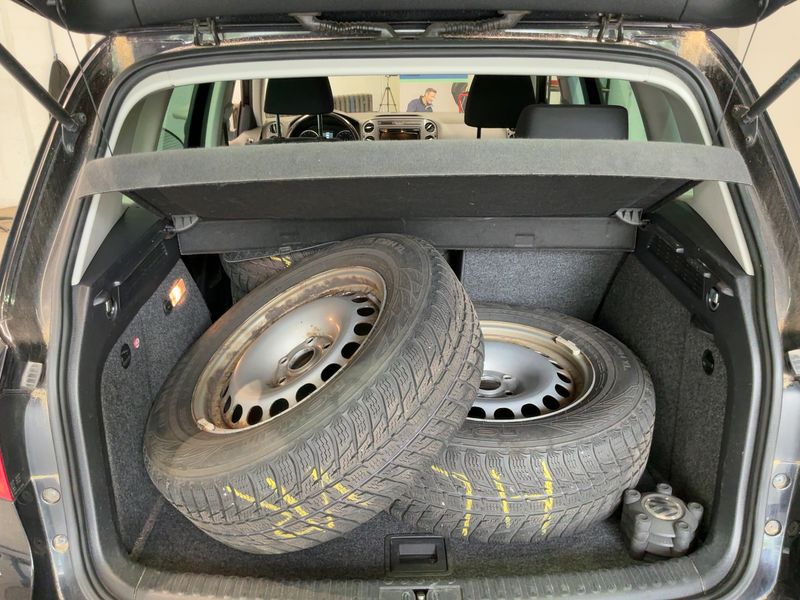 Volkswagen Tiguan 2.0 TSI Sport & Style 4Motion 2011 – снимка 16