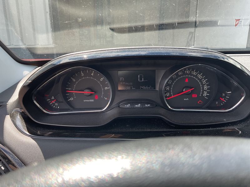 Peugeot 208 1.2 VTi Active 2014 – снимка 4