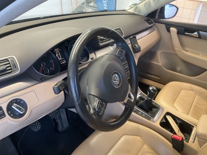 Volkswagen Passat 2.0 TDI Comfortline BlueMotion Tech 2013 – снимка 46