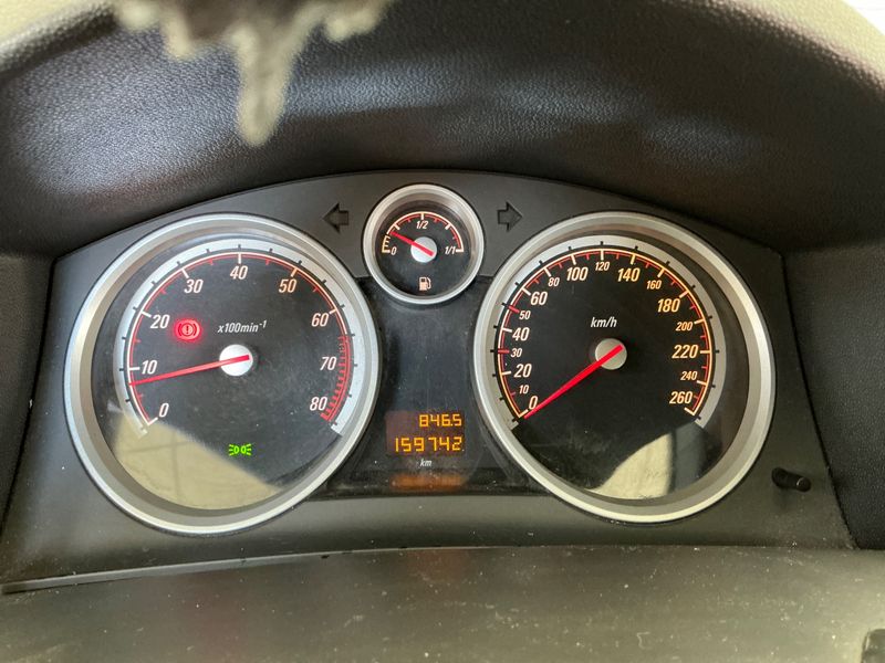 Opel Astra GTC 1.6 Sport 2008 – снимка 4