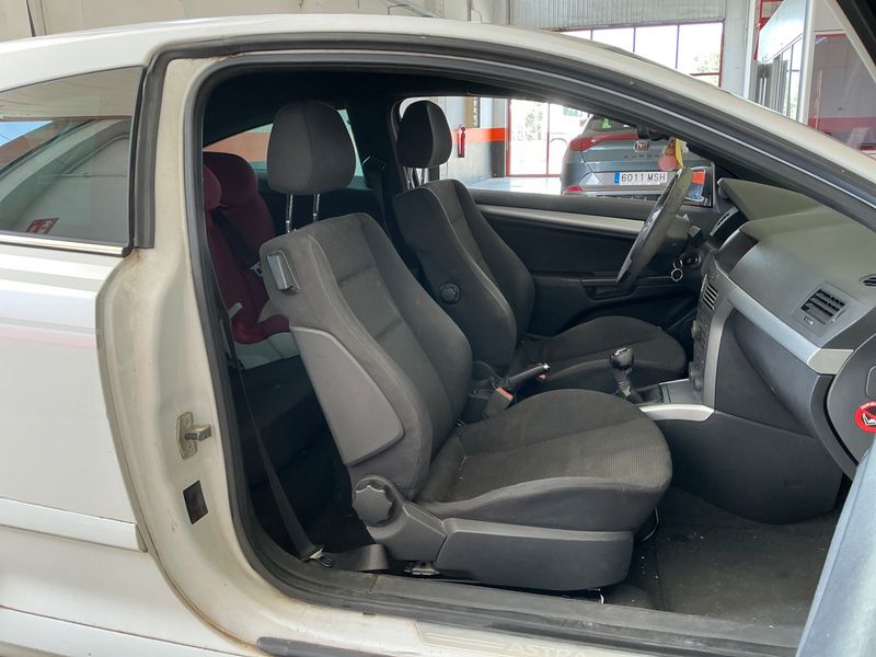 Opel Astra GTC 1.6 Sport 2008 – снимка 3