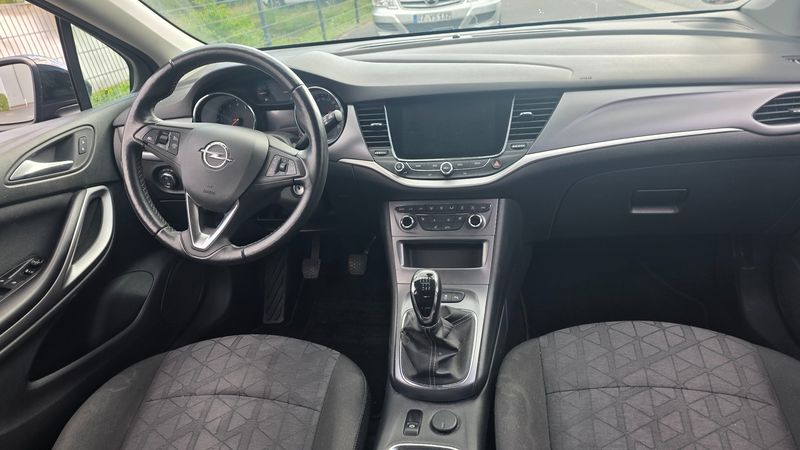 Opel Astra 1.4 SIDI Turbo 120 Jahre Start/Stop 2019 – снимка 17
