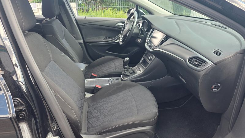 Opel Astra 1.4 SIDI Turbo 120 Jahre Start/Stop 2019 – снимка 16