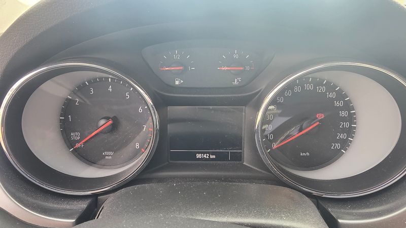 Opel Astra 1.4 SIDI Turbo 120 Jahre Start/Stop 2019 – снимка 18