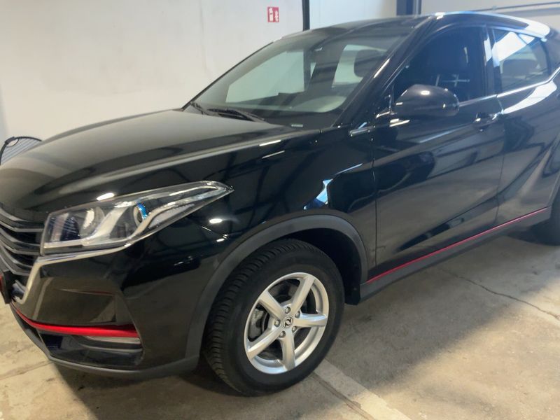 Ssangyong Tivoli 1.5 Black Line 4x2 2023 – снимка 2