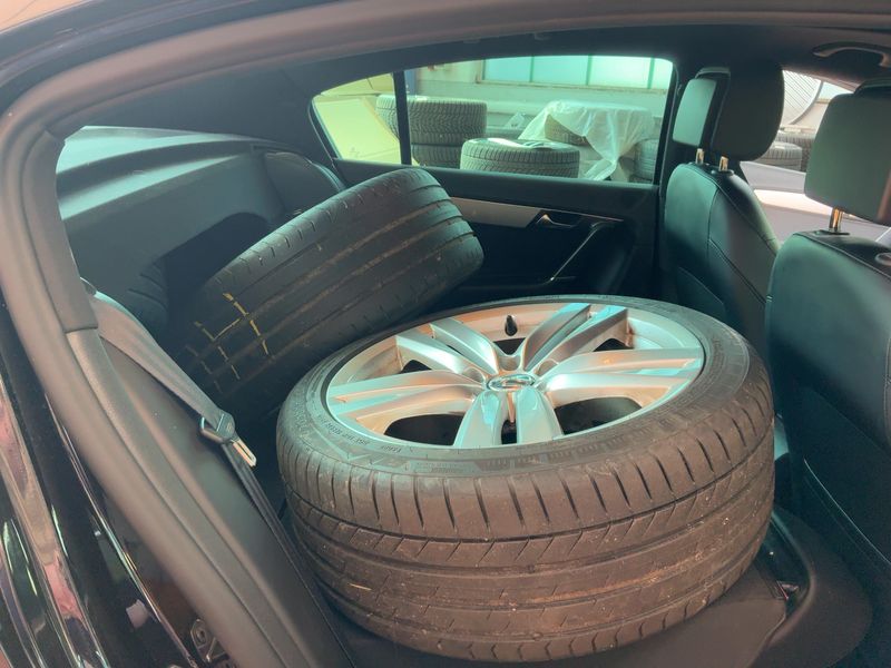 Volkswagen Passat 2.0 TDI Highline 4Motion BlueMotion Tech 2012 – снимка 14