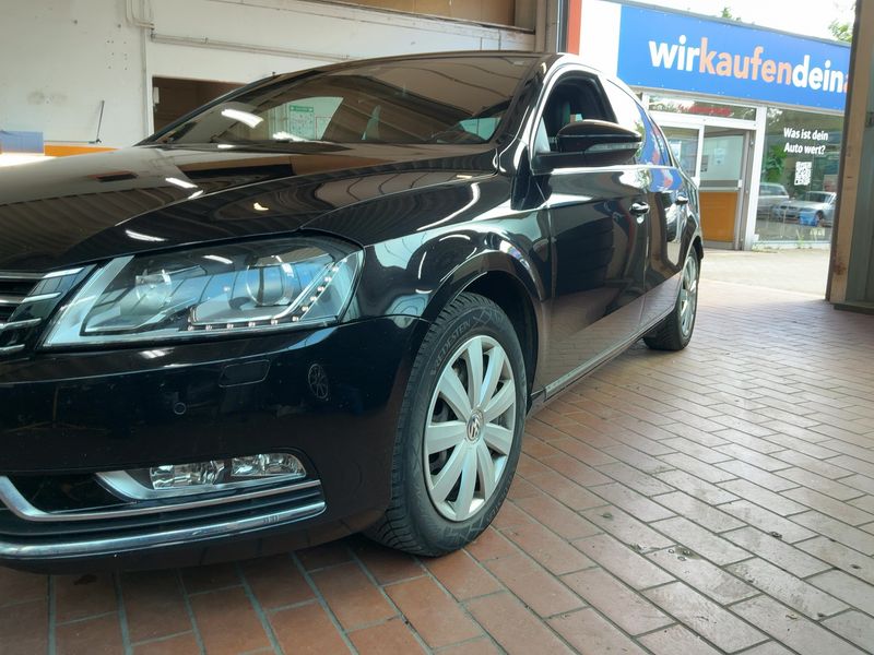 Volkswagen Passat 2.0 TDI Highline 4Motion BlueMotion Tech 2012 – снимка 2