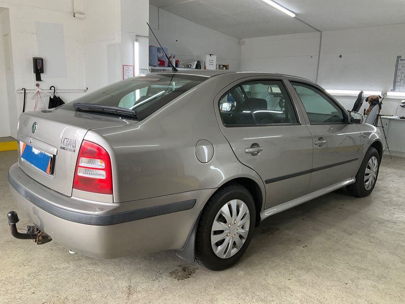 Skoda Octavia 1.4 Tour 2010 – снимка 2