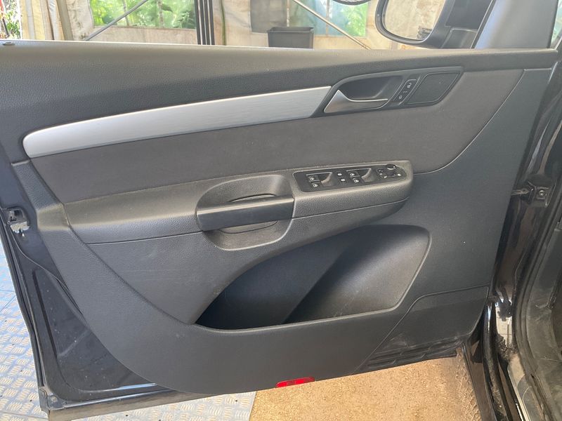 Volkswagen Sharan 2.0 TDI Cup BlueMotion Tech 2015 – снимка 42