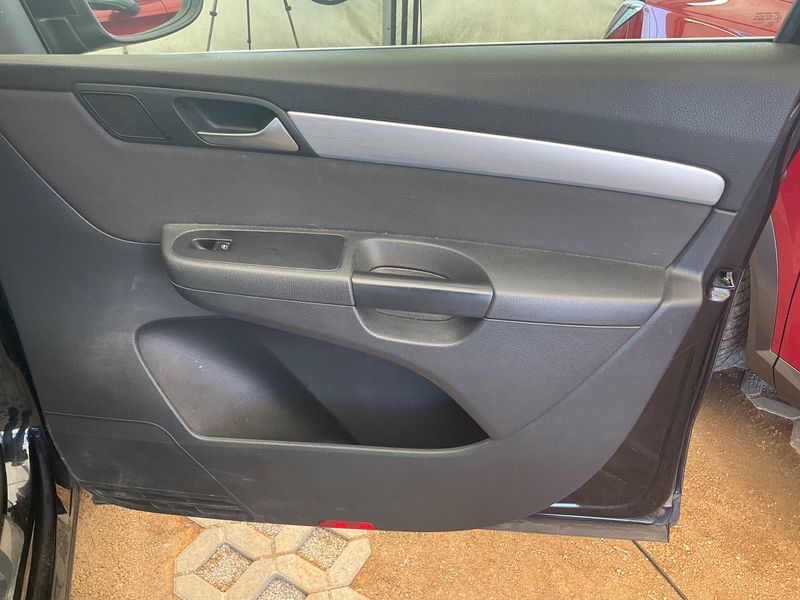 Volkswagen Sharan 2.0 TDI Cup BlueMotion Tech 2015 – снимка 47