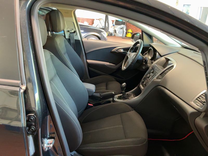 Opel Astra 1.4 Turbo Style 2015 – снимка 17