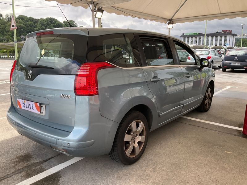 Peugeot 5008 1.6 HDi Premium 2009 – снимка 2