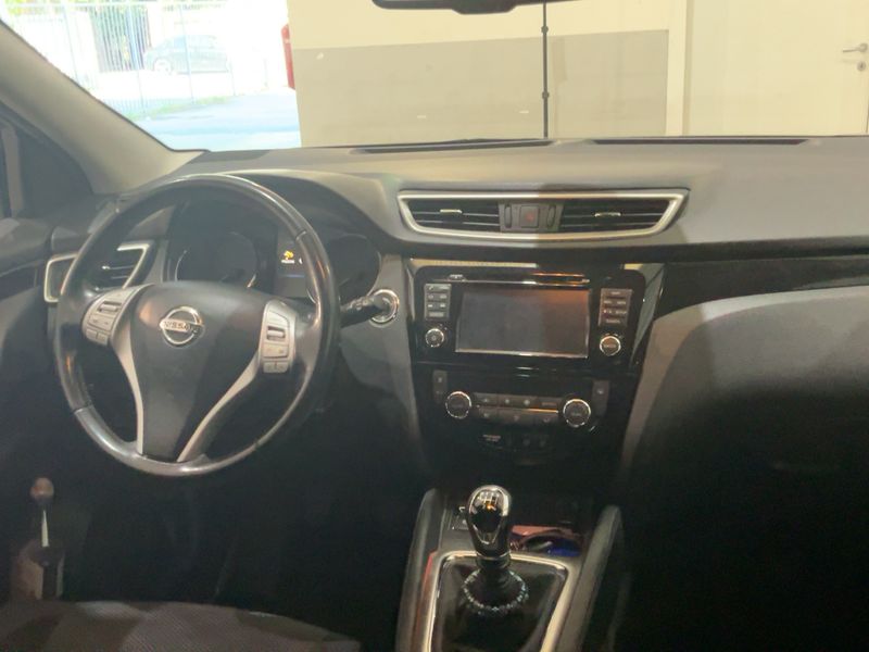 Nissan Qashqai 1.6 dCi N-Connecta 4x4 2017 – снимка 17