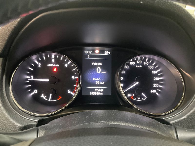 Nissan Qashqai 1.6 dCi N-Connecta 4x4 2017 – снимка 18