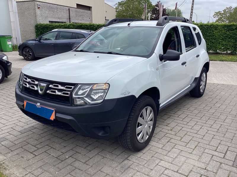 Dacia Duster 1.6 SCe Essentiel 4x2 2016 – снимка 1